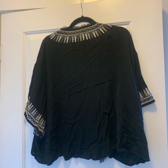 Light shawl/poncho - Picture 5 of 5